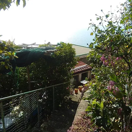 Giardino Sul Mare Apartment *